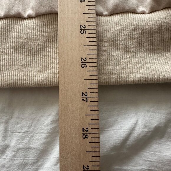 Cat Mom Graphic Beige Sweatshirt XL Soft Cozy Pullover Casual Long Sleeve Top - Picture 8 of 9